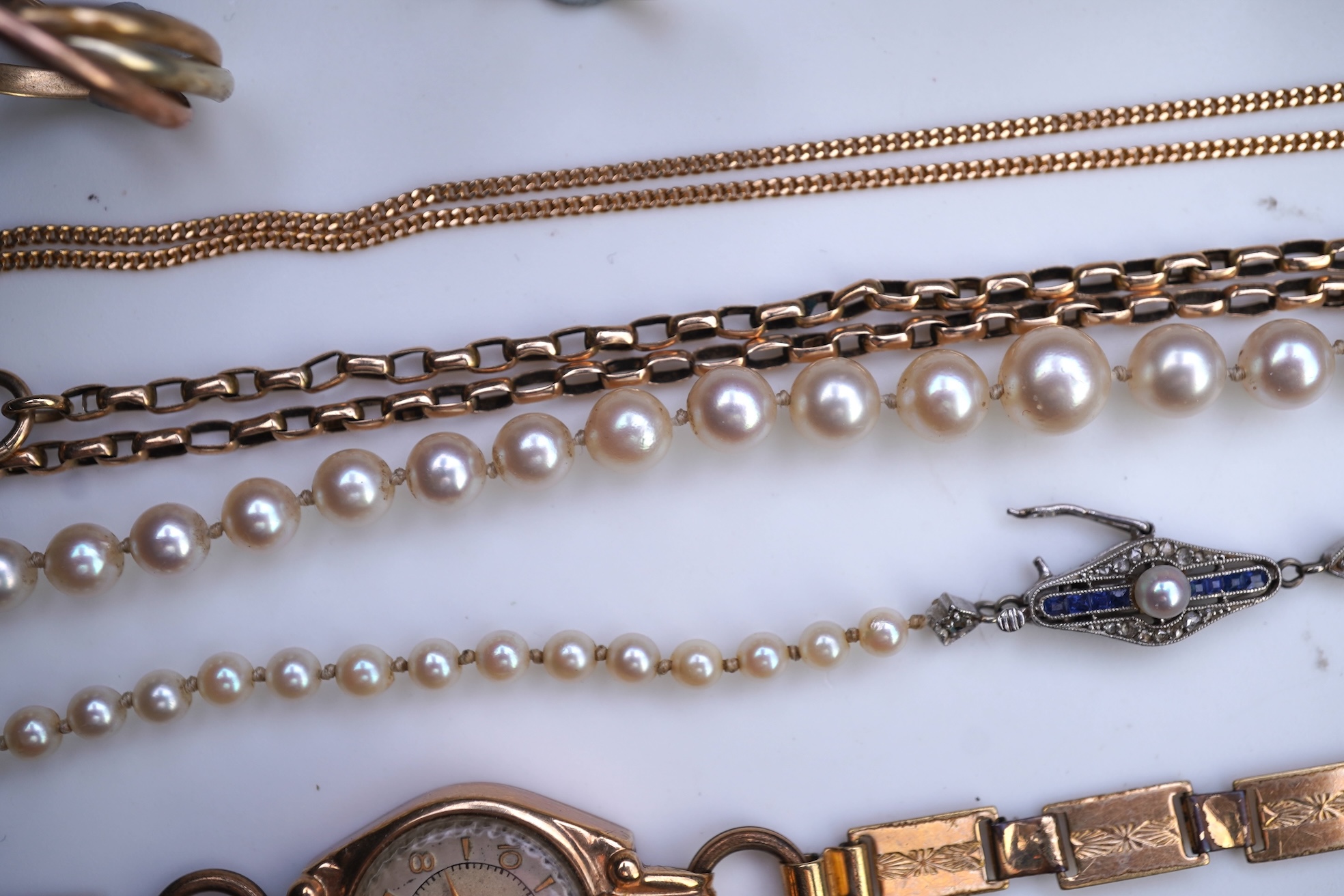A collection of jewels, early-mid 20th century